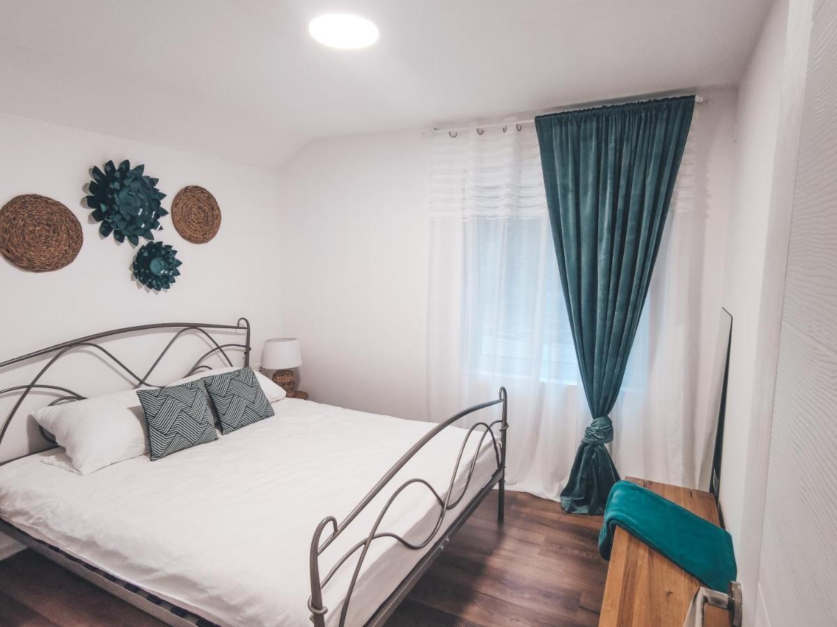 Villa-Apartments Bognar Velika Экстерьер фото